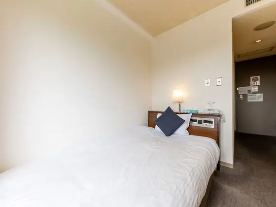 Tek Kişilik Oda, Sigara İçilebilir