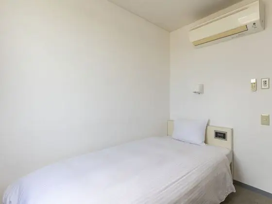 Tek Kişilik Oda, Sigara İçilebilir