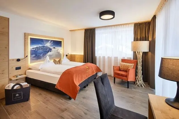 Junior Süit (Costa nida)