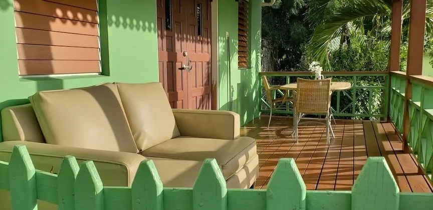 Stüdyo, Bahçe Manzaralı