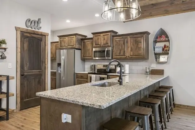 Indian Point - 5-Bedroom Lodge 198