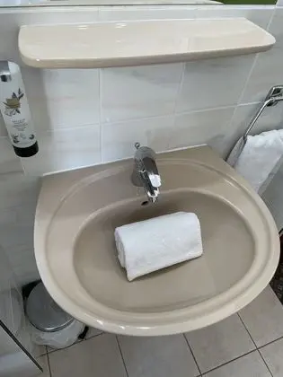 Basic Üç Kişilik Oda