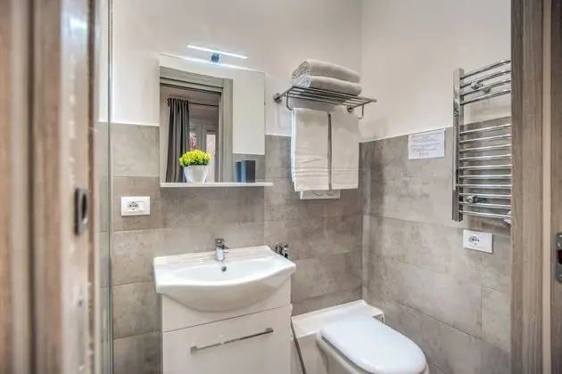 Premium Tek Büyük Yataklı Oda