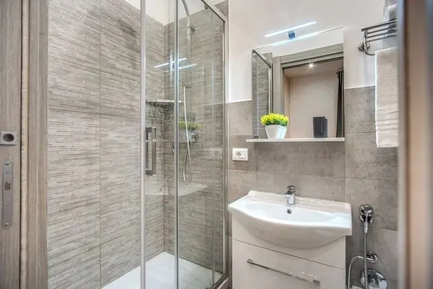 Premium Tek Büyük Yataklı Oda