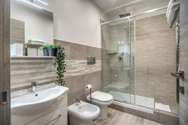 Premium Tek Büyük Yataklı Oda