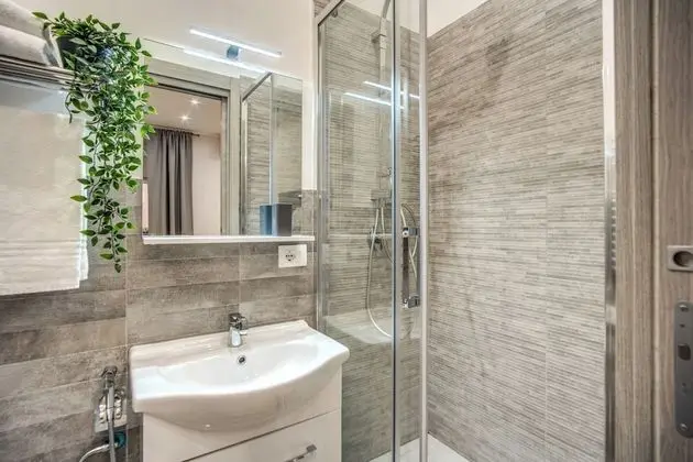 Premium Tek Büyük Yataklı Oda