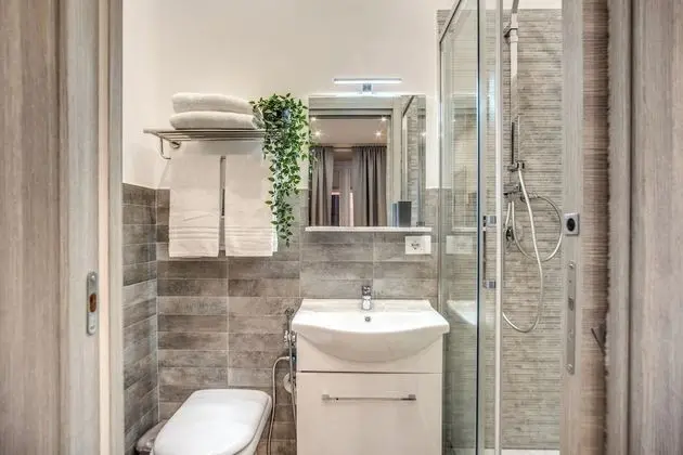 Premium Tek Büyük Yataklı Oda