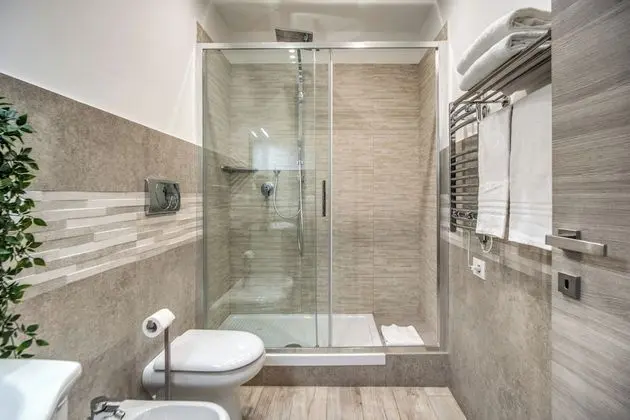 Premium Tek Büyük Yataklı Oda