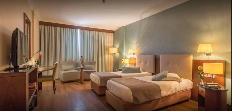 Tek Büyük veya İki Ayrı Yataklı Oda