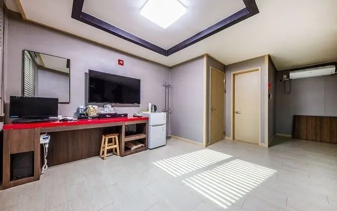 Oda (Ondol Pension (with ocean view Euro b)