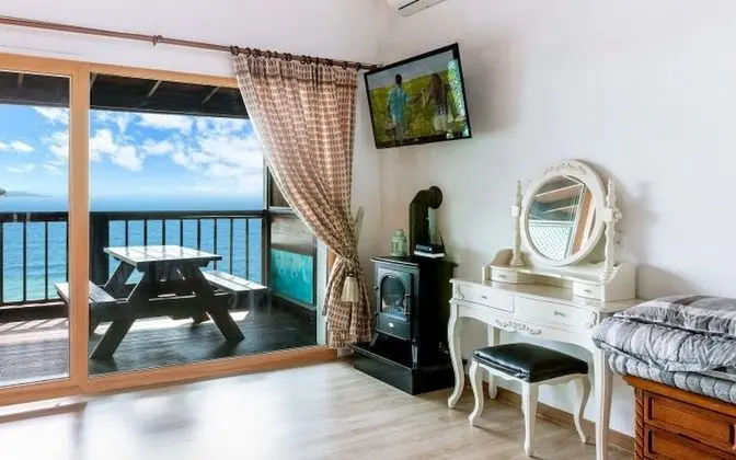 Oda (Love Room 3 (Ocean View Duplex))