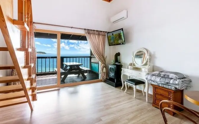 Oda (Love Room 3 (Ocean View Duplex))