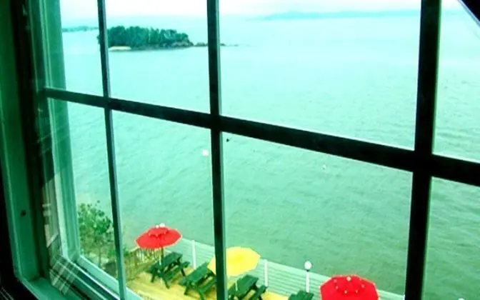 Oda (Love 1 (Ocean View Duplex))