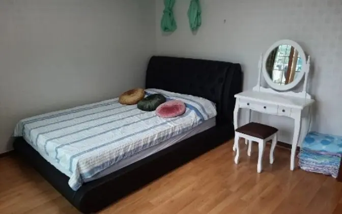 Oda (Room 101 (Family Room))