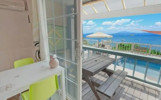 Oda (Kintav (Patio Ocean View Mudflat Acti)