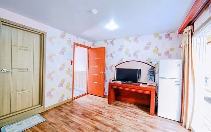 Oda (Room 105 (individual deck))