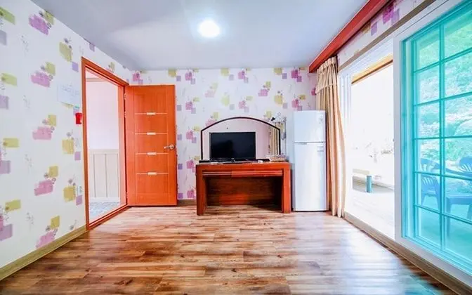 Oda (Room 105 (individual deck))