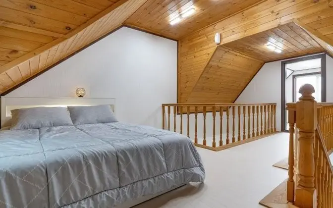 Oda ((Attic room) 205)