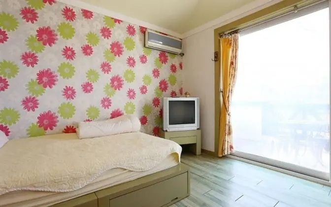 Oda (Sesol-dong unshared house 80 pyeong)