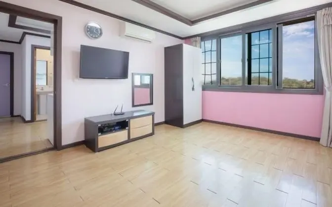Oda (Annex #201 (Ocean View) (Living Room )