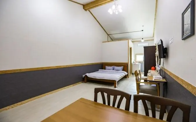Oda (Room 201)