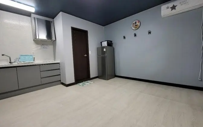 Oda (Building A Room 102 (Ondol Room) Pet )