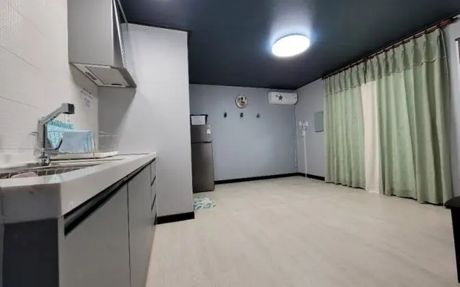 Oda (Building A Room 102 (Ondol Room) Pet )