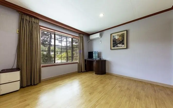 Oda (Ondol Room with Separate Bedroom - Pe)