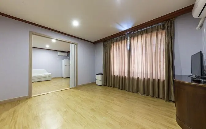 Oda (Ondol Room with Separate Bedroom - Pe)