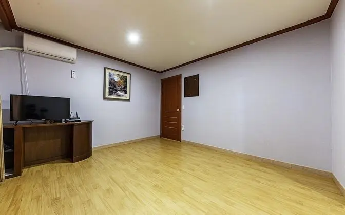 Oda (Ondol Room with Separate Bedroom - Pe)