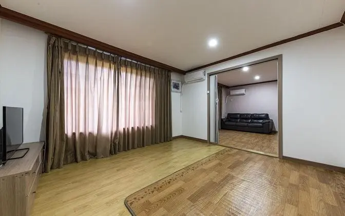 Oda (Ondol Room with Separate Bedroom - Pe)