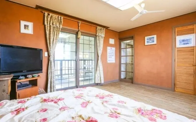 Oda (Room 202)