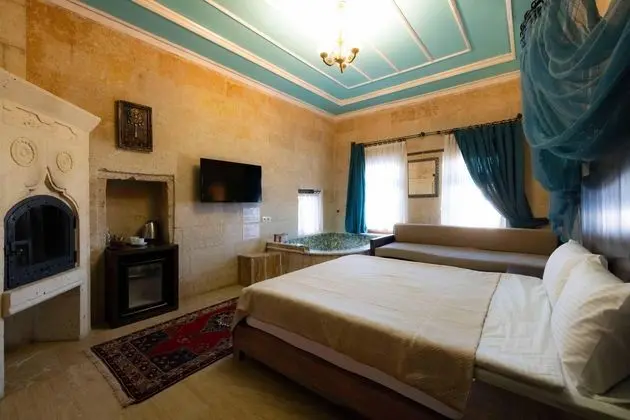 Geleneksel Oda, Manzarasız, Balkonlu