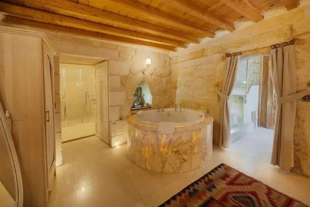 Presidential Suite,    , Şömineli ve Jakuzili