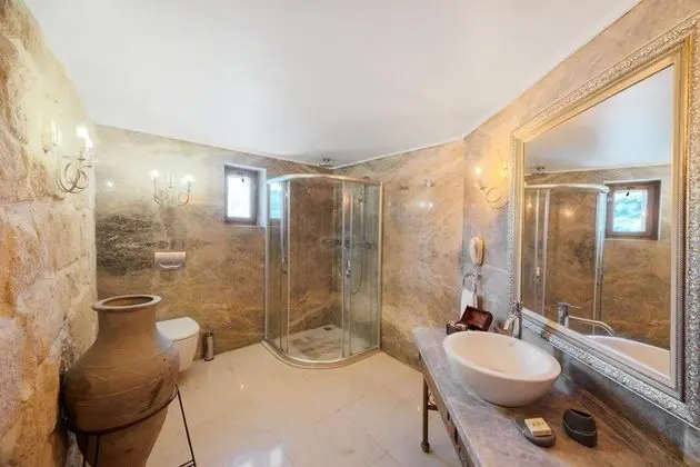 Presidential Suite,    , Şömineli ve Jakuzili