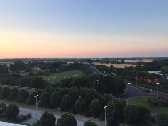 Comfort Büyük Yataklı Tek Kişilik Oda