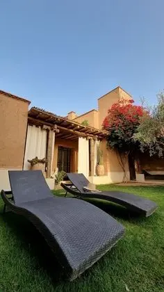 Superior Tek Büyük Yataklı Oda, 1 Büyük (Queen) Boy Yatak, Havuz Manzaralı