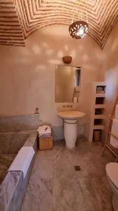 Superior Tek Büyük Yataklı Oda, 1 Büyük (Queen) Boy Yatak, Havuz Manzaralı