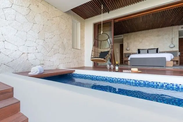 Jungle View Suite
