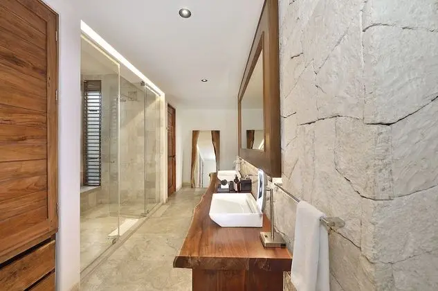 Jungle View Suite