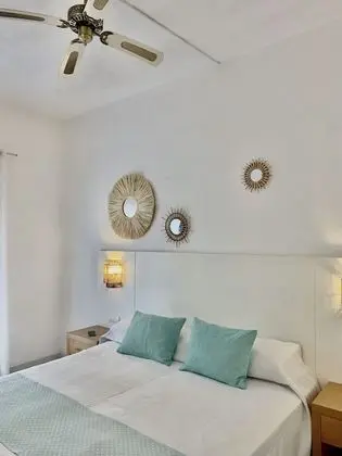 Tek Büyük Yataklı Oda, Balkon, Deniz Manzaralı