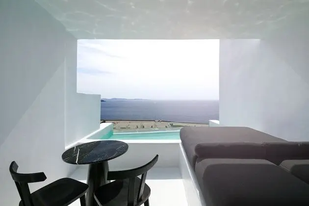 Deluxe Triple Sea View with Private Pool