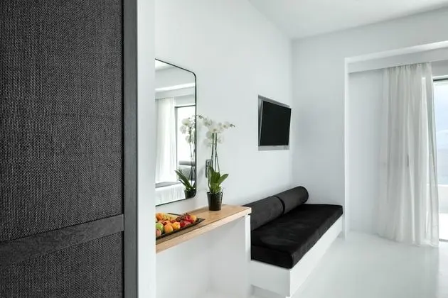 Deluxe Triple Sea View with Private Pool