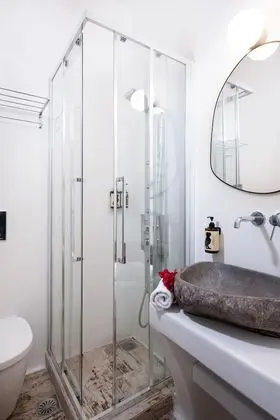 Tek Büyük Yataklı Oda, Kısmi Deniz Manzaralı