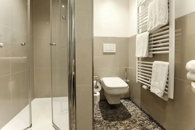 Standard Tek Büyük Yataklı Oda (small)