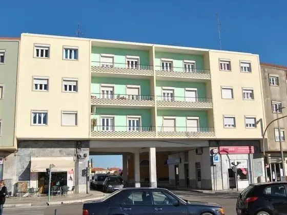İki Ayrı Yataklı Oda, Ortak Banyo