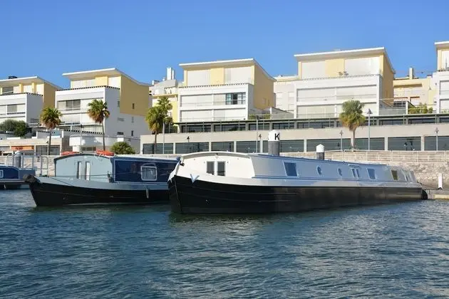 Docket Boat, 2 Bedrooms