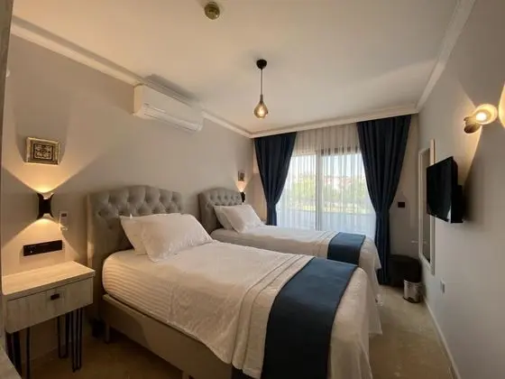 Triple, Deniz Manzaralı, Balkonlu