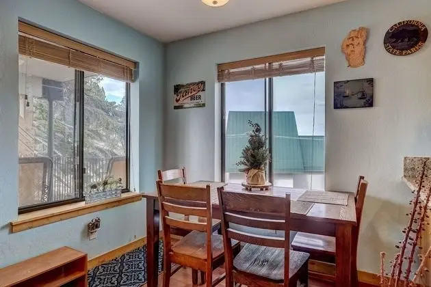 Ev, 2 Büyük (Queen) Boy Yatak, Balkon, Dağ Manzaralı