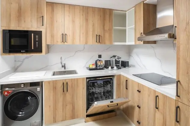 One-Bedroom Suite with 02 Bathrooms
